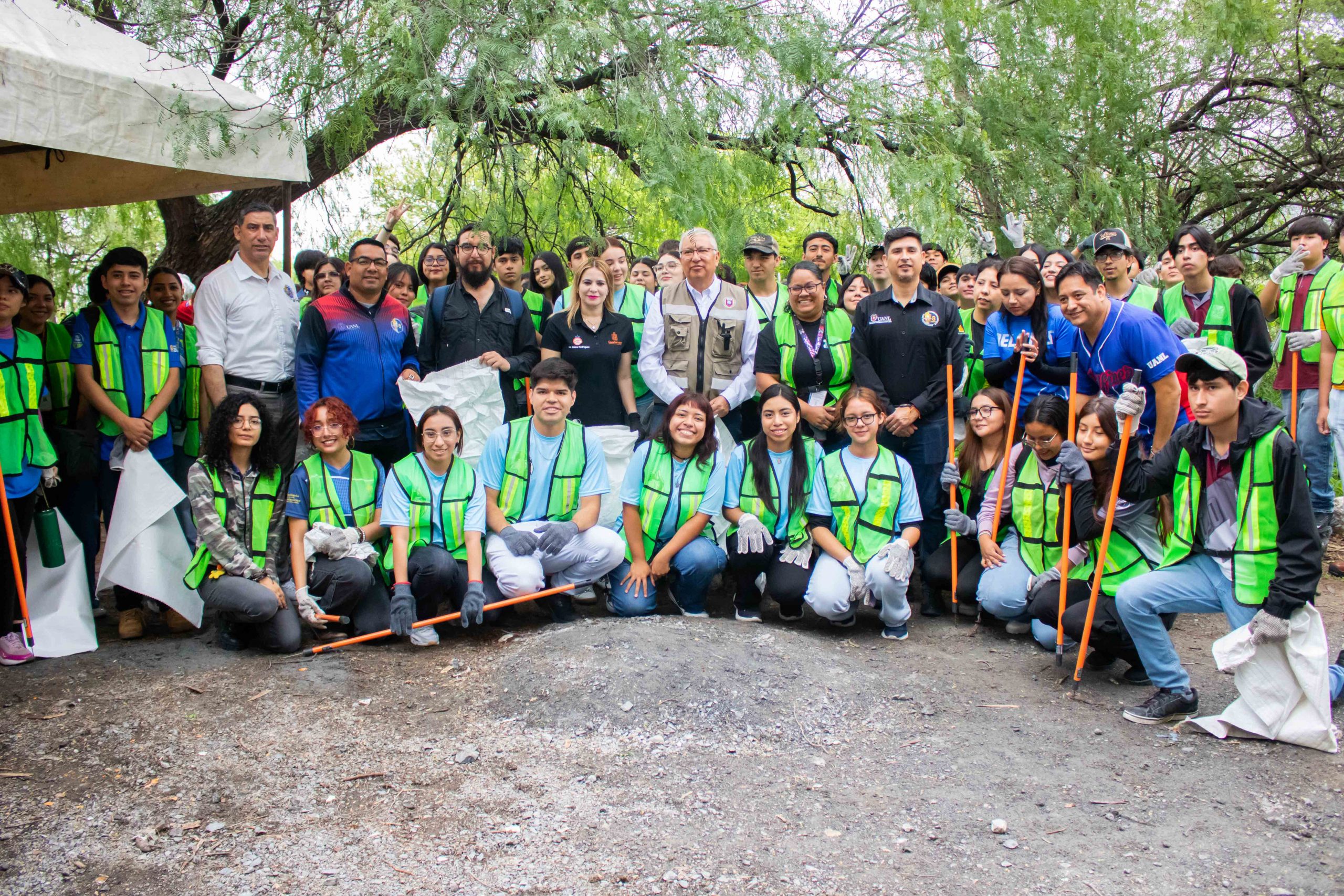 La UANL conmemora el Día Internacional de la Madre Tierra con Jornada de Recuperación Ambiental en el Río La Silla